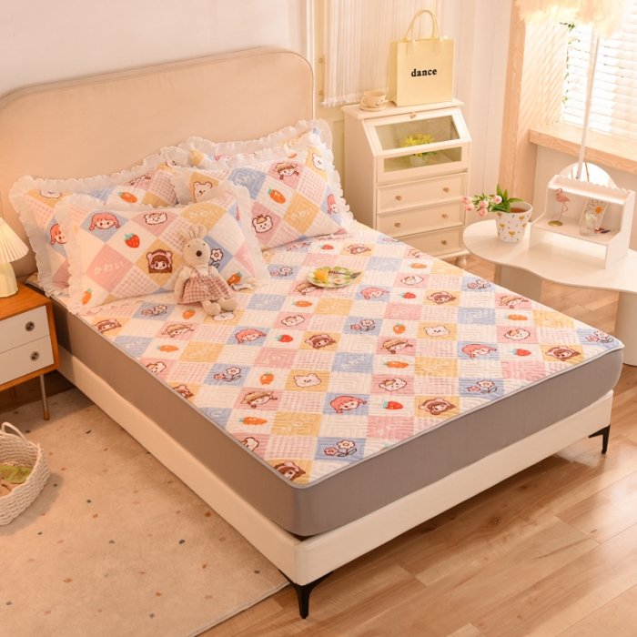 91家纺网 家纺一手货源 找家纺 甜之梦  2025新款牛奶绒印花夹棉花边系列单品床笠 诗雨恋人