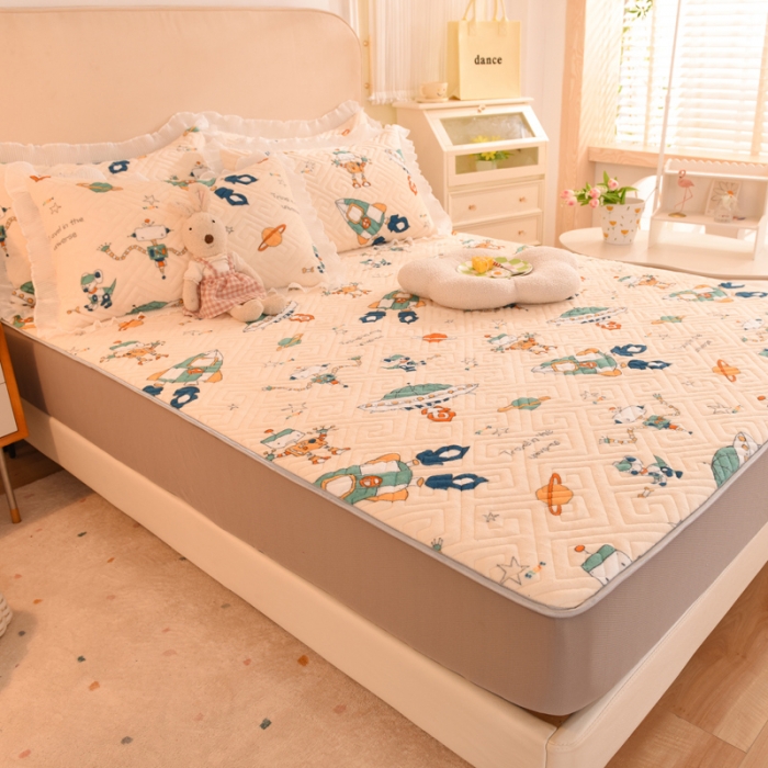 91家纺网 家纺一手货源 找家纺 甜之梦  2025新款牛奶绒印花夹棉花边系列单品床笠 太空机器人米白