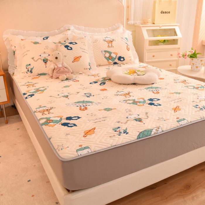 91家纺网 家纺一手货源 找家纺 甜之梦  2025新款牛奶绒印花夹棉花边系列单品床笠 太空机器人米白