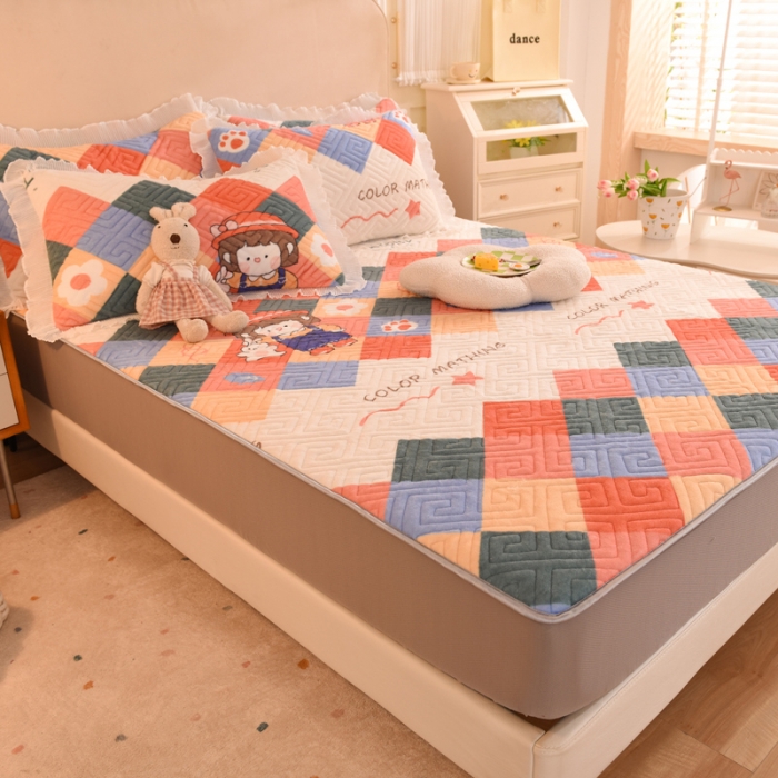 91家纺网 家纺一手货源 找家纺 甜之梦  2025新款牛奶绒印花夹棉花边系列单品床笠 校园女孩