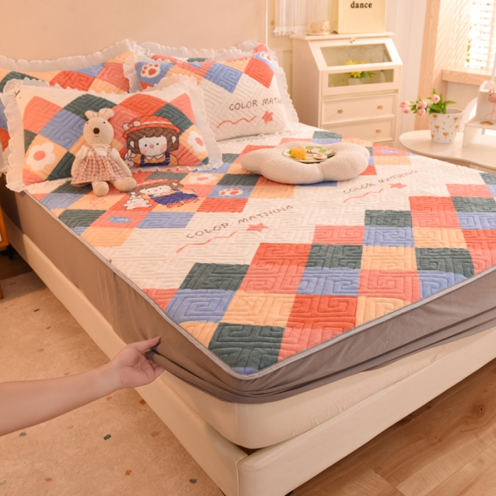 91家纺网 家纺一手货源 找家纺 甜之梦  2025新款牛奶绒印花夹棉花边系列单品床笠 校园女孩