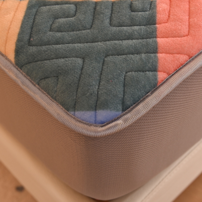 91家纺网 家纺一手货源 找家纺 甜之梦  2025新款牛奶绒印花夹棉花边系列单品床笠 校园女孩