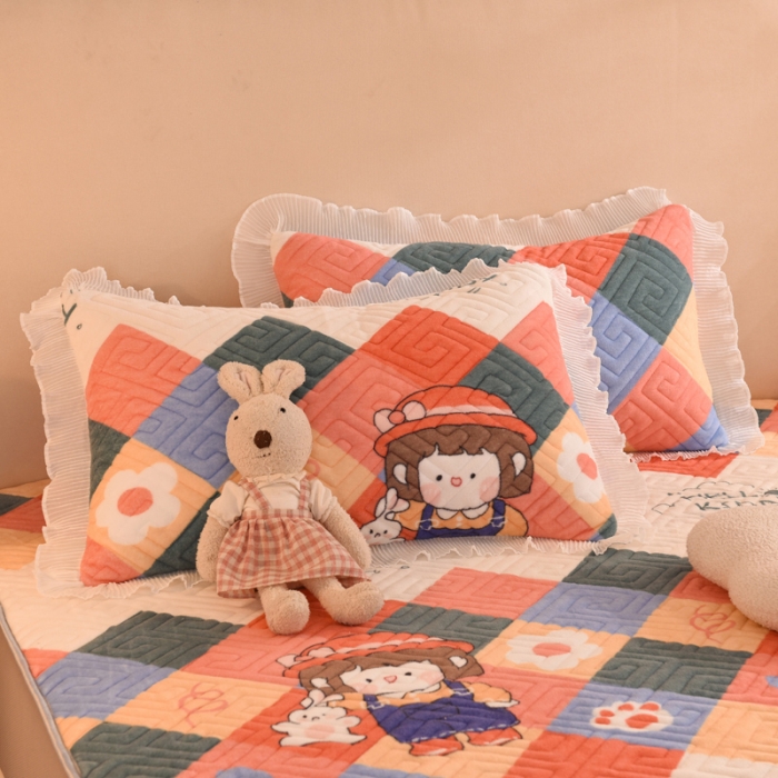 91家纺网 家纺一手货源 找家纺 甜之梦 2025新款牛奶绒印花夹棉花边系列单品枕套 校园女孩