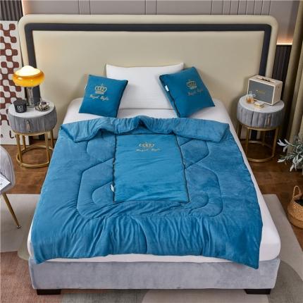 91家纺网 家纺一手货源 找家纺 （总）翰轩家居2022新款 水晶绒绣花抱枕被系列-皇冠