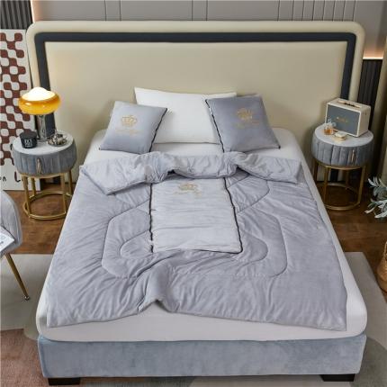 翰轩家居2022新款 水晶绒绣花抱枕被系列-皇冠 优雅灰