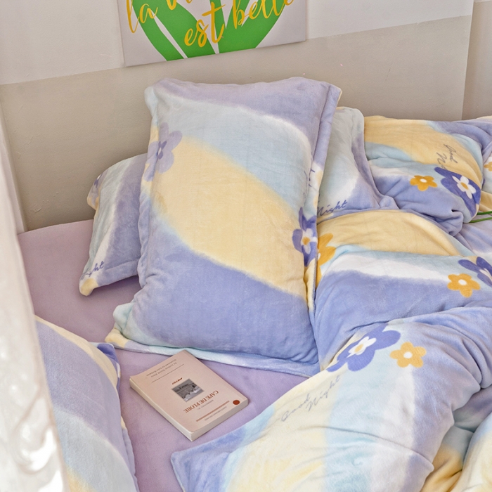 91家纺网 家纺一手货源 找家纺 沐棉 2022新款抗静电高克重加厚小清新印花牛奶绒四件套 波浪小花