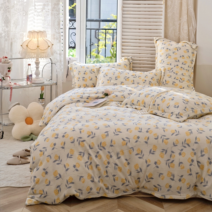 91家纺网 家纺一手货源 找家纺 沐棉 2022新款抗静电高克重加厚小清新印花牛奶绒四件套 恋恋不忘