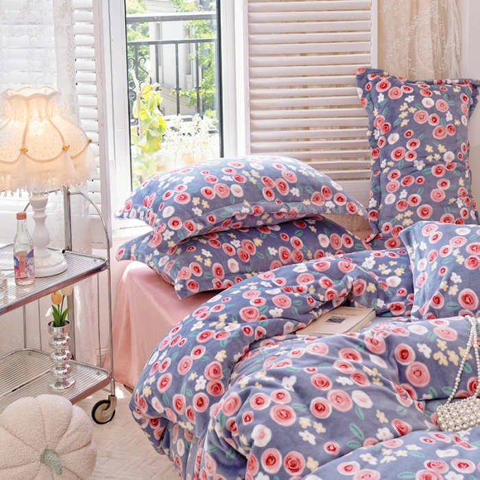 91家纺网 家纺一手货源 找家纺 沐棉 2022新款抗静电高克重加厚小清新印花牛奶绒四件套 小玫瑰