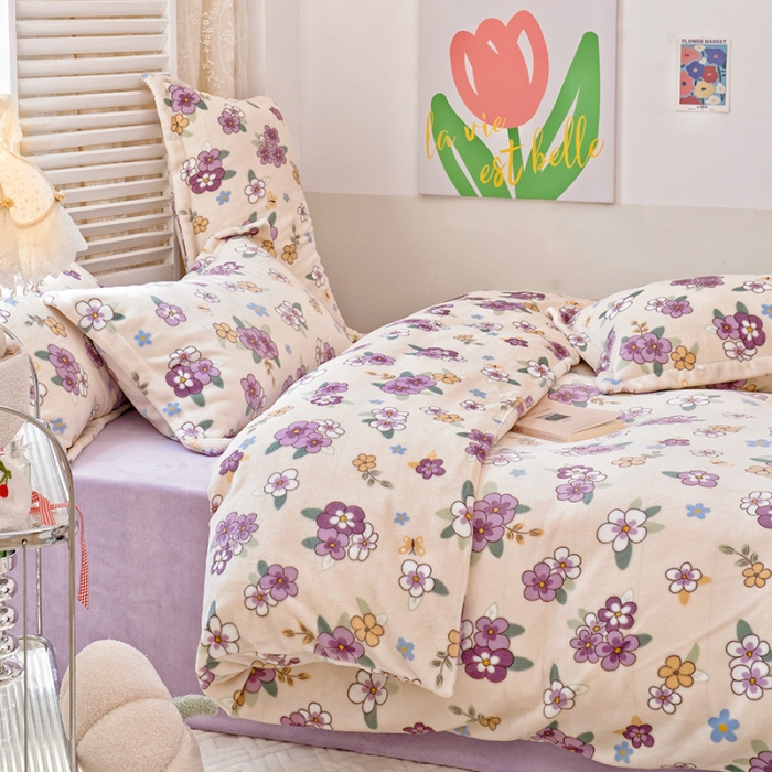 91家纺网 家纺一手货源 找家纺 沐棉 2022新款抗静电高克重加厚小清新印花牛奶绒四件套 小情歌