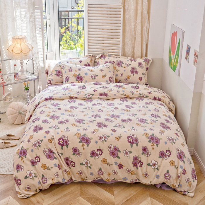 91家纺网 家纺一手货源 找家纺 沐棉 2022新款抗静电高克重加厚小清新印花牛奶绒四件套 小情歌