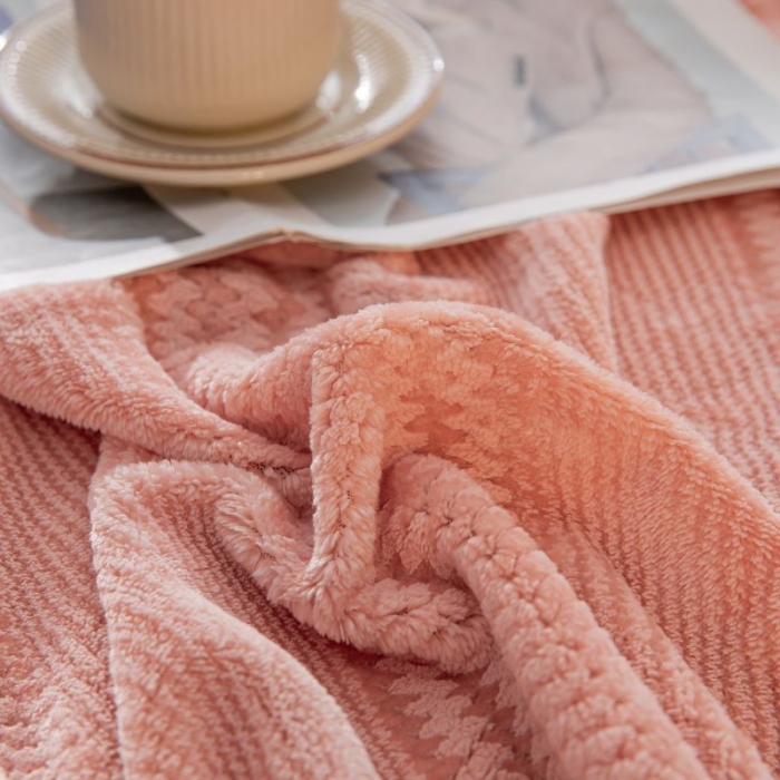 91家纺网 家纺一手货源 找家纺 凡客 2022新款牛奶绒雕花绒夹棉床笠四件套 粉玉