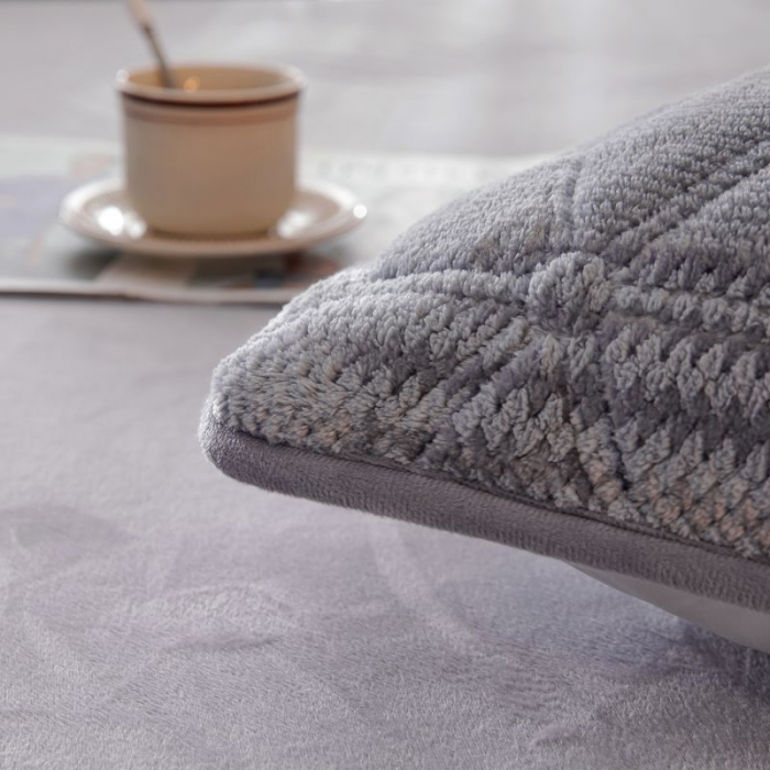 91家纺网 家纺一手货源 找家纺 凡客 2022新款牛奶绒雕花绒夹棉床笠四件套 深灰