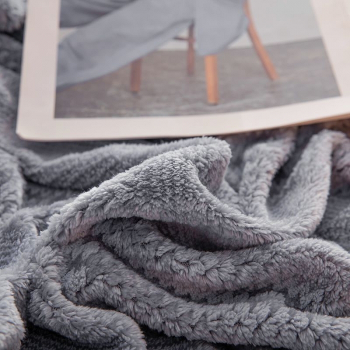 91家纺网 家纺一手货源 找家纺 凡客 2022新款牛奶绒雕花绒夹棉床笠四件套 深灰