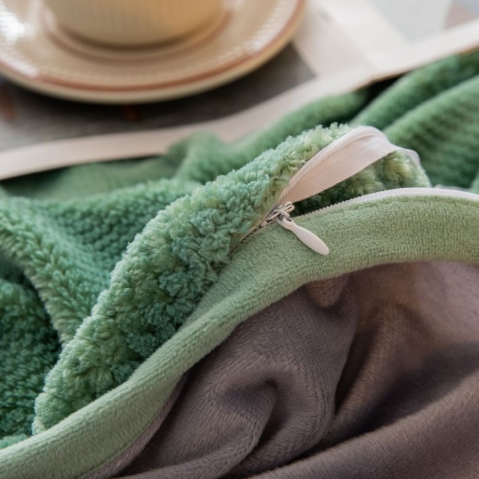 91家纺网 家纺一手货源 找家纺 凡客 2022新款牛奶绒雕花绒夹棉床笠四件套 祖母绿