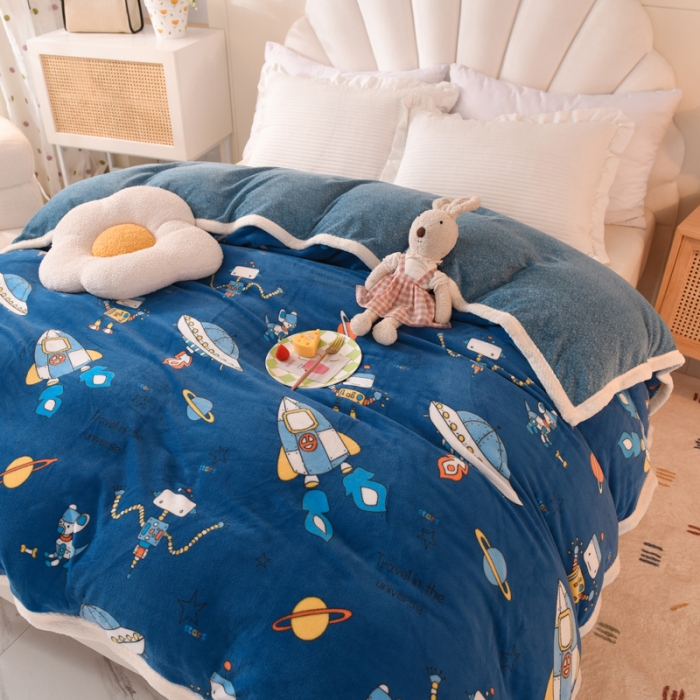 91家纺网 家纺一手货源 找家纺 甜之梦 2025新款多功能泥点绒印花加厚被套毛毯 太空机器人北卡蓝