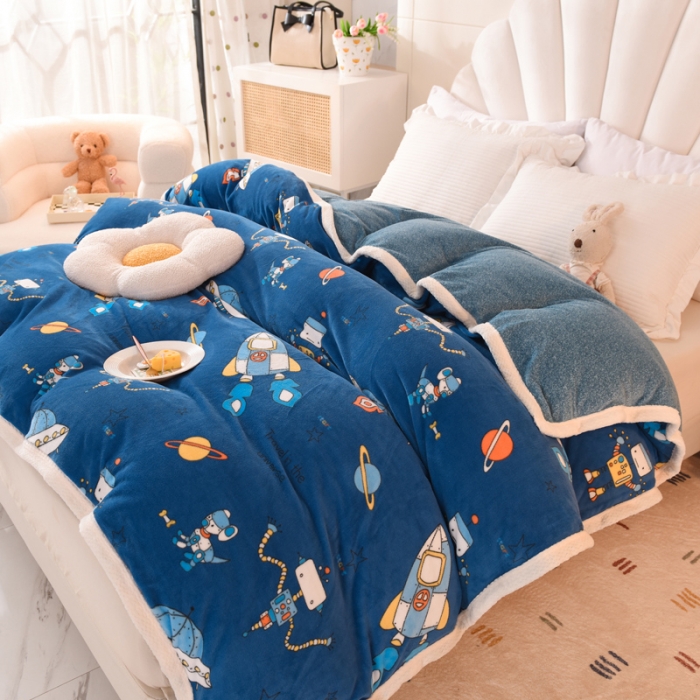 91家纺网 家纺一手货源 找家纺 甜之梦 2025新款多功能泥点绒印花加厚被套毛毯 太空机器人北卡蓝