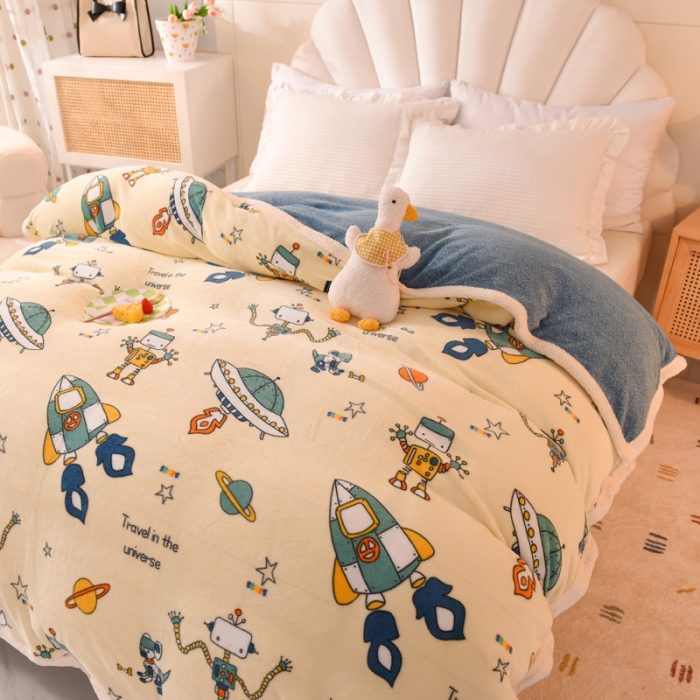 91家纺网 家纺一手货源 找家纺 甜之梦 2025新款多功能泥点绒印花加厚被套毛毯 太空机器人米白