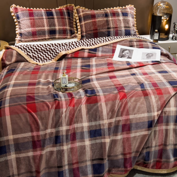 91家纺网 家纺一手货源 找家纺 羋多 2023新款A版牛奶绒+B版阳离子提花双层复合毯 经典红格