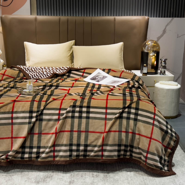 91家纺网 家纺一手货源 找家纺 羋多 2023新款A版牛奶绒+B版阳离子提花双层复合毯 经典格