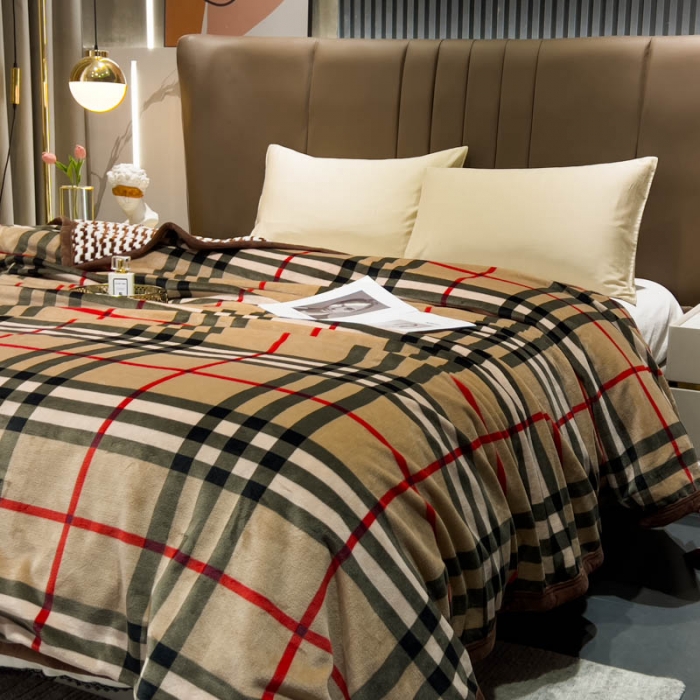 91家纺网 家纺一手货源 找家纺 羋多 2023新款A版牛奶绒+B版阳离子提花双层复合毯 经典格