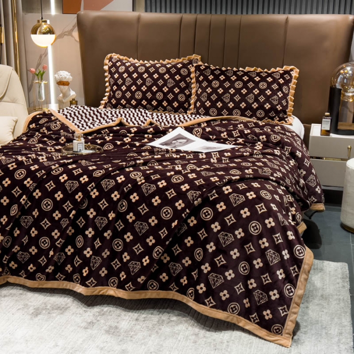 91家纺网 家纺一手货源 找家纺 羋多 2023新款A版牛奶绒+B版阳离子提花双层复合毯 潮流风尚