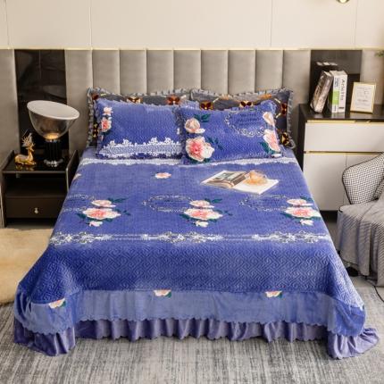 91家纺网 家纺一手货源 找家纺 （总）羋多 2023新款轻奢牛奶绒印花夹棉床裙三件套