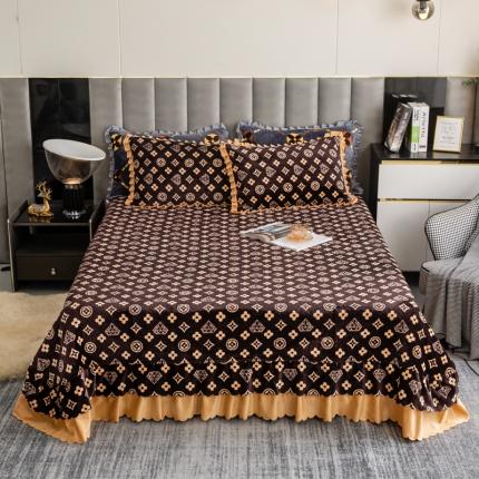 91家纺网 家纺一手货源 找家纺 （总）羋多 2023新款轻奢牛奶绒印花夹棉床裙三件套