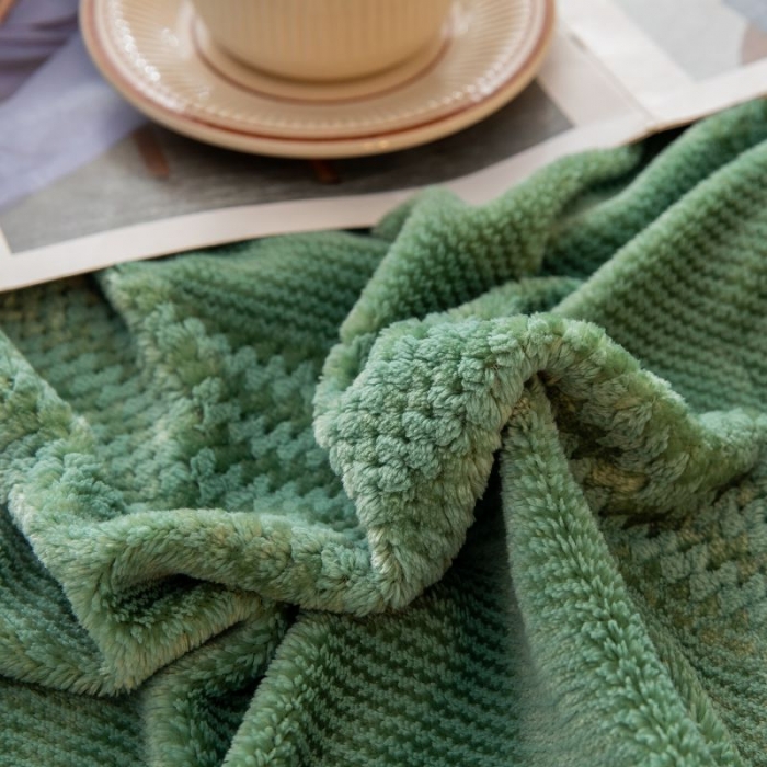 91家纺网 家纺一手货源 找家纺 凡客 2022新棉绒色织提花单品被套-祖母绿