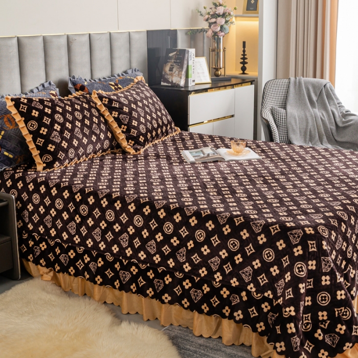 91家纺网 家纺一手货源 找家纺 羋多 2023新款轻奢牛奶绒印花夹棉床裙三件套 印象空间