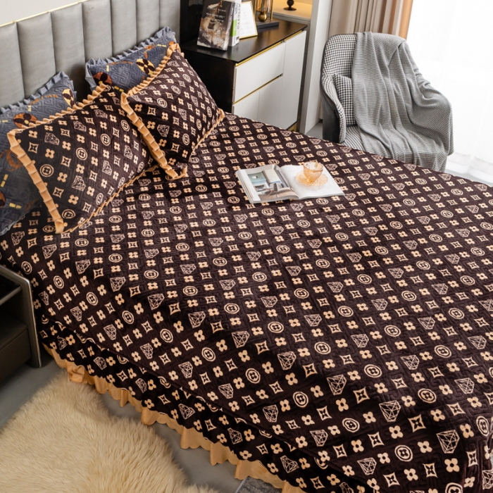 91家纺网 家纺一手货源 找家纺 羋多 2023新款轻奢牛奶绒印花夹棉床裙三件套 印象空间