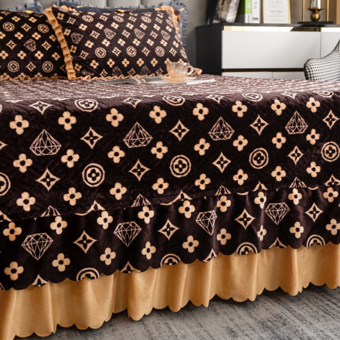 91家纺网 家纺一手货源 找家纺 羋多 2023新款轻奢牛奶绒印花夹棉床裙三件套 印象空间