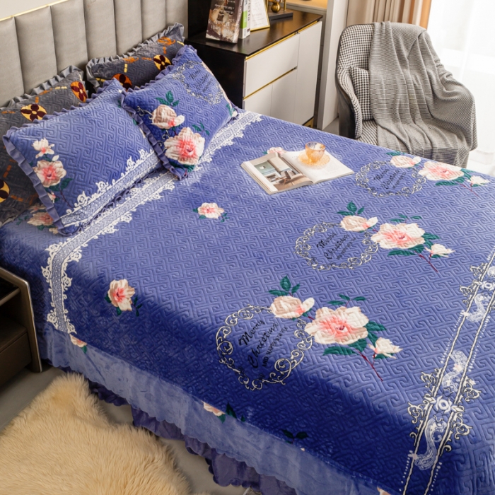 91家纺网 家纺一手货源 找家纺 羋多 2023新款轻奢牛奶绒印花夹棉床裙三件套 古韵风