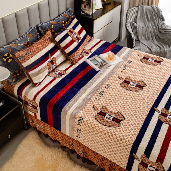 91家纺网 家纺一手货源 找家纺 羋多 2023新款轻奢牛奶绒印花夹棉床裙三件套 大牌范