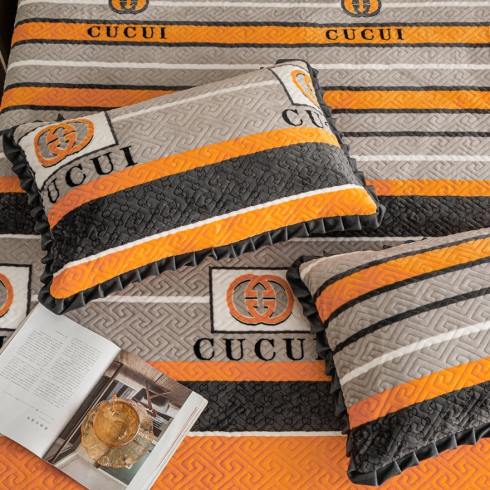 91家纺网 家纺一手货源 找家纺 羋多 2023新款轻奢牛奶绒印花夹棉床裙三件套 潮流元素