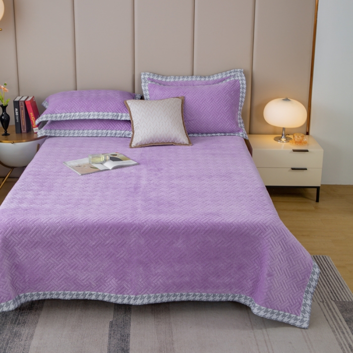 91家纺网 家纺一手货源 找家纺 羋多 2023新款数码边素色牛奶绒床盖三件套 丁香紫