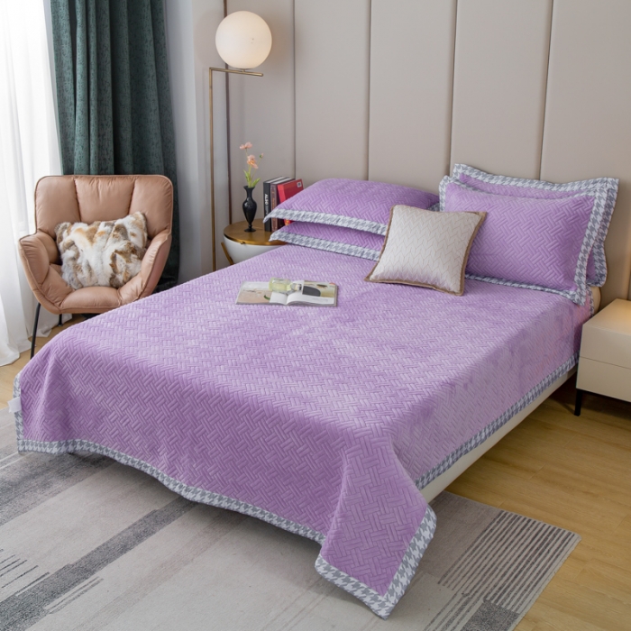 91家纺网 家纺一手货源 找家纺 羋多 2023新款数码边素色牛奶绒床盖三件套 丁香紫