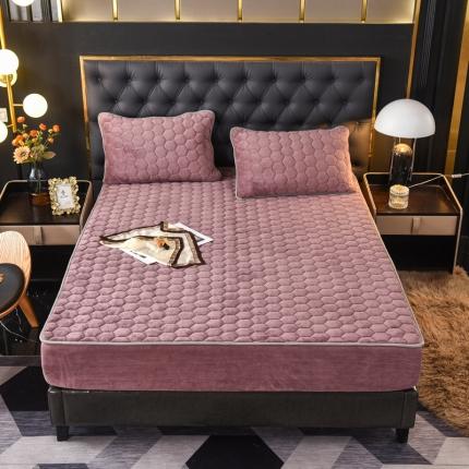 91家纺网 家纺一手货源 找家纺 （总）情煊 2022新款牛奶绒印花单品花边款夹棉床笠印花单品