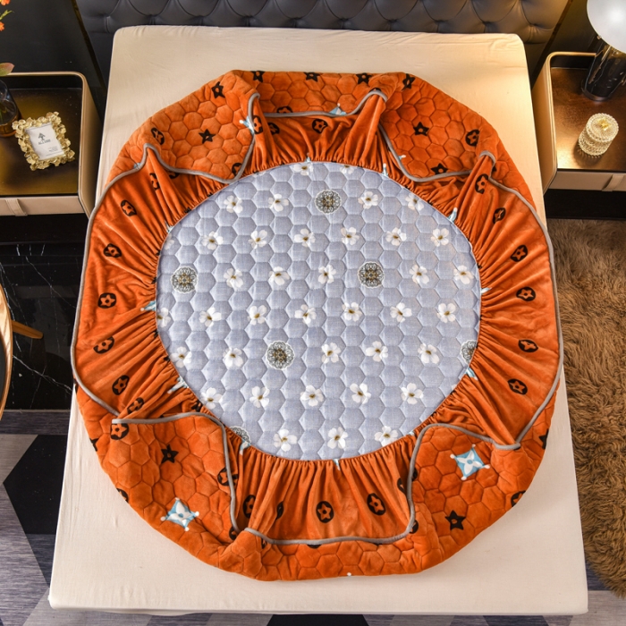 91家纺网 家纺一手货源 找家纺 情煊 2022新款牛奶绒印花单品夹棉床笠 大牌风范