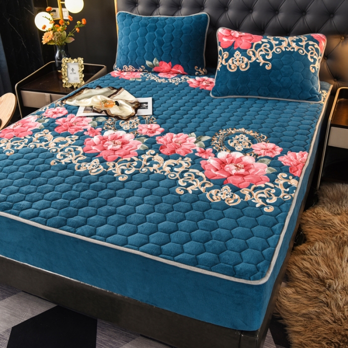 91家纺网 家纺一手货源 找家纺 情煊 2022新款牛奶绒印花单品夹棉床笠 富贵花开