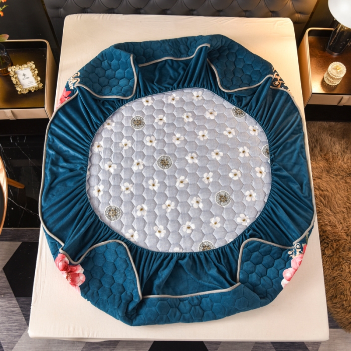 91家纺网 家纺一手货源 找家纺 情煊 2022新款牛奶绒印花单品夹棉床笠 富贵花开