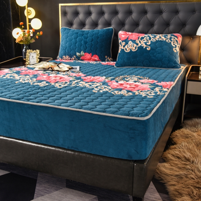 91家纺网 家纺一手货源 找家纺 情煊 2022新款牛奶绒印花单品夹棉床笠 富贵花开