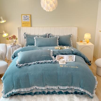 91家纺网 家纺一手货源 找家纺 金丝鸟 2022新款200克韩式公主风花边款牛奶绒四件套 雾霾蓝