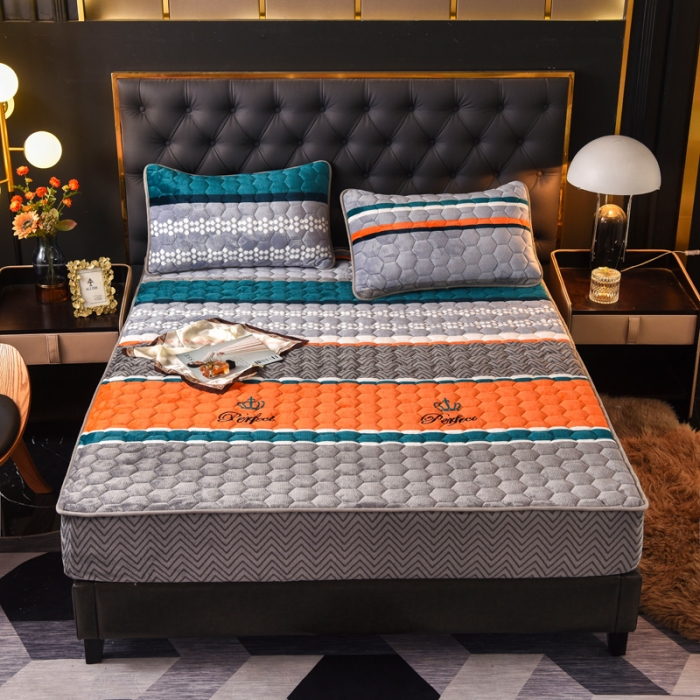 91家纺网 家纺一手货源 找家纺 情煊 2022新款牛奶绒印花单品夹棉床笠 皇冠