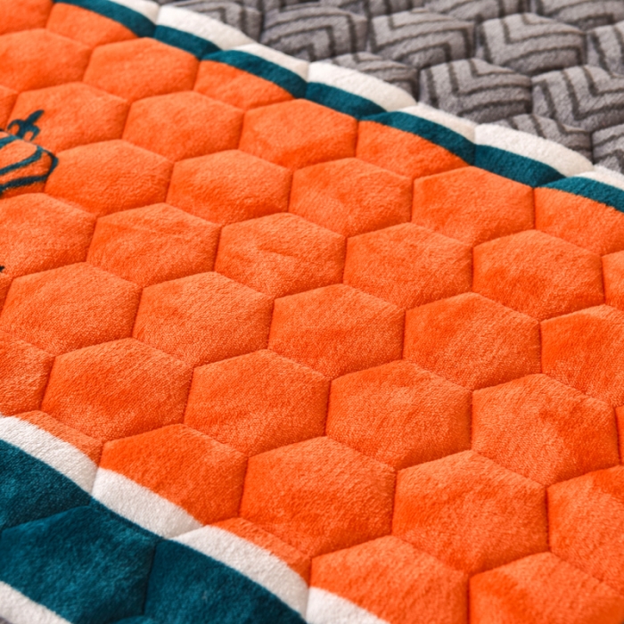 91家纺网 家纺一手货源 找家纺 情煊 2022新款牛奶绒印花单品夹棉床笠 皇冠