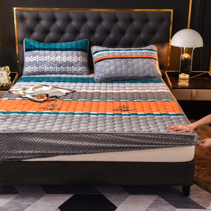 91家纺网 家纺一手货源 找家纺 情煊 2022新款牛奶绒印花单品夹棉床笠 皇冠