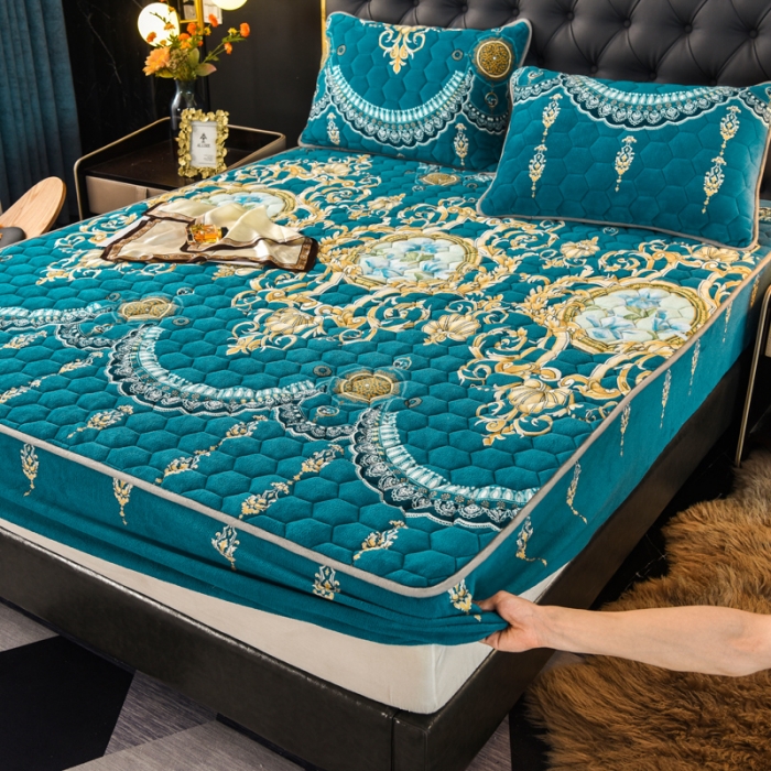 91家纺网 家纺一手货源 找家纺 情煊 2022新款牛奶绒印花单品夹棉床笠 欧式风情