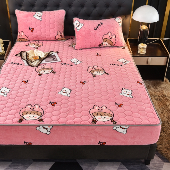 91家纺网 家纺一手货源 找家纺 情煊 2022新款牛奶绒印花单品夹棉床笠 少女心事