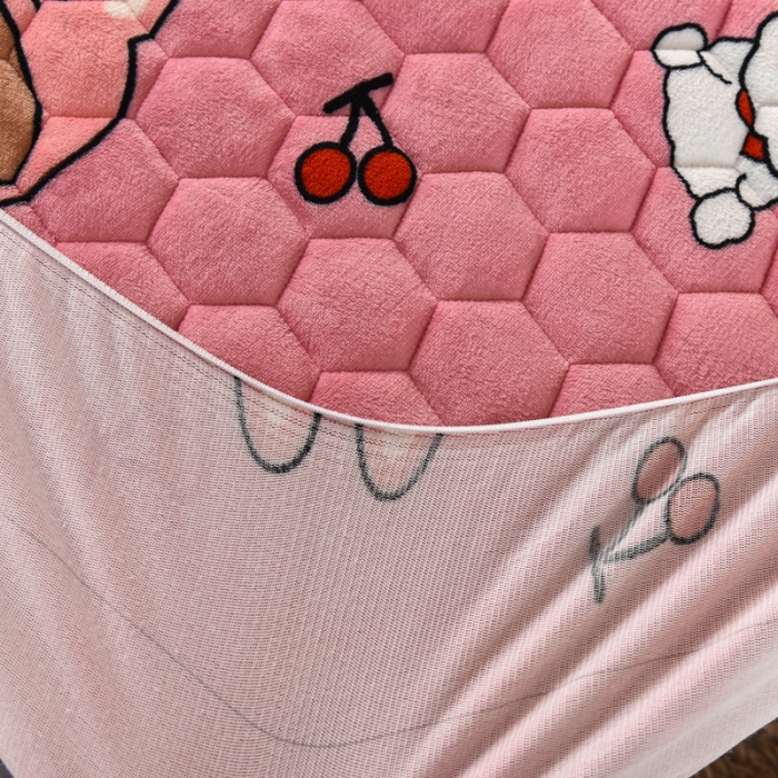 91家纺网 家纺一手货源 找家纺 情煊 2022新款牛奶绒印花单品夹棉床笠 少女心事