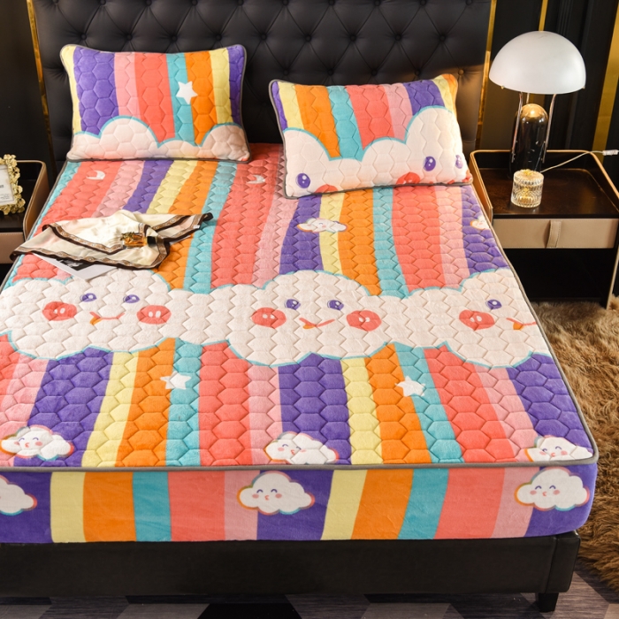 91家纺网 家纺一手货源 找家纺 情煊 2022新款牛奶绒印花单品夹棉床笠 云朵之恋