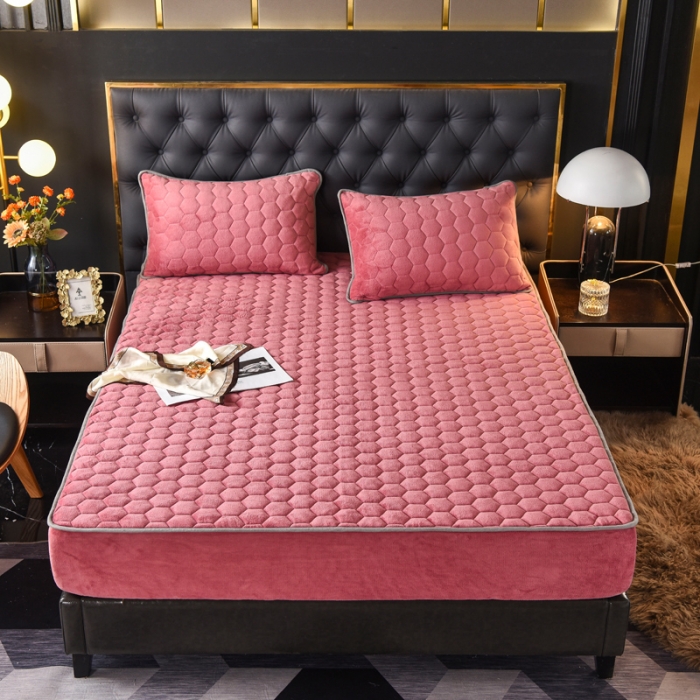 91家纺网 家纺一手货源 找家纺 情煊 2022新款牛奶绒印花单品夹棉床笠 豆沙